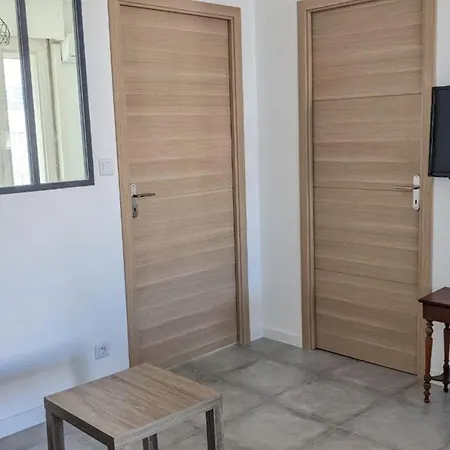 Apartment 65 M With Balcony Near The Sea *