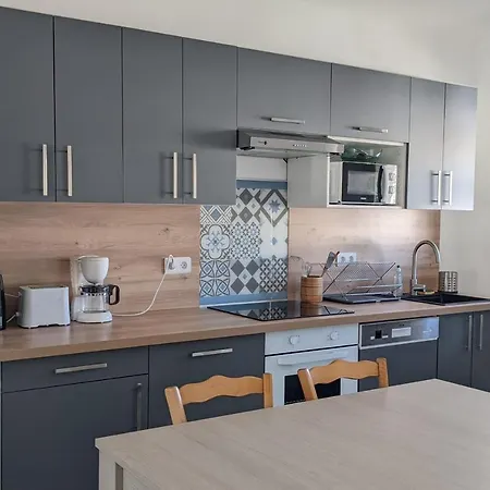 Apartment 65 M With Balcony Near The Sea Апартаменты Антиб